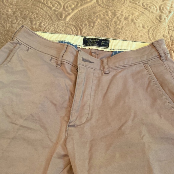 MEN’S SLIM FIT STRETCH CHINO / LIGHTWEIGHT WATER & STAIN RESISTANT ATHLETIC PANT - Picture 5 of 6